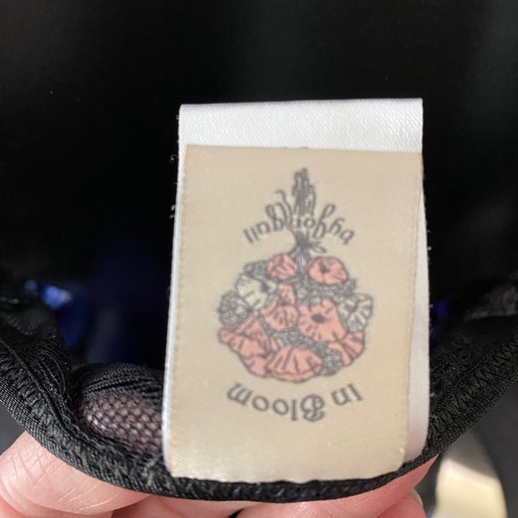 In Bloom by Jonquil Woman’s Silky Lacey Blue Floral Slip Babydoll Size L - Picture 7 of 11